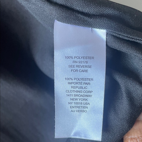 T Tahari Elegant Black Top - Picture 9 of 11